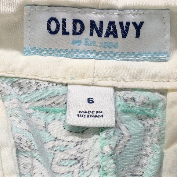 OLD NAVY Paisley Print Women's Shorts - Picture 3 of 6